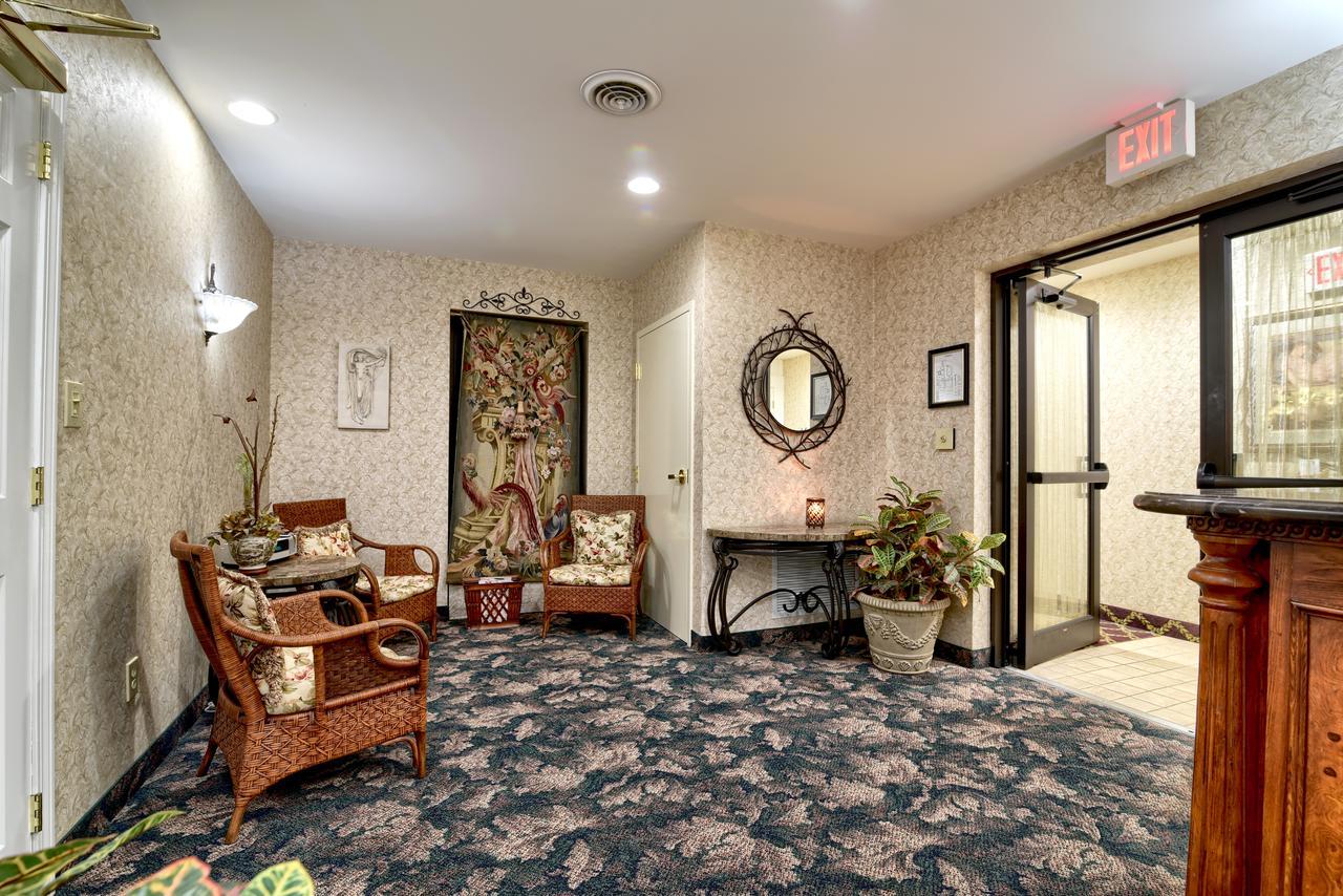 Roosevelt Inn & Suites Saratoga Springs Ballston Spa Экстерьер фото